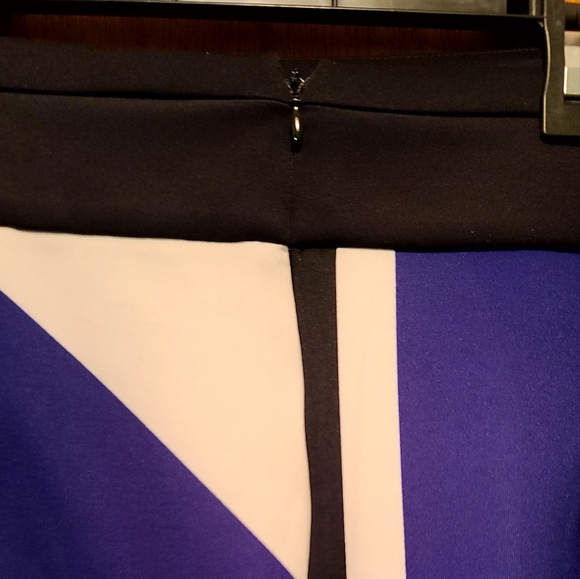 Worthington beautiful color block blue/black& white skirt sz14 midi lenth - Picture 6 of 8